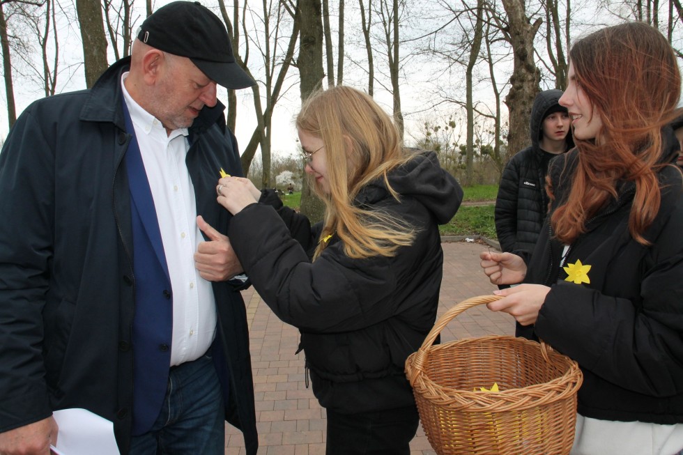 Sztum. Żonkile Pamięci – 80. rocznica wybuchu Powstania w Getcie Warszawskim.
