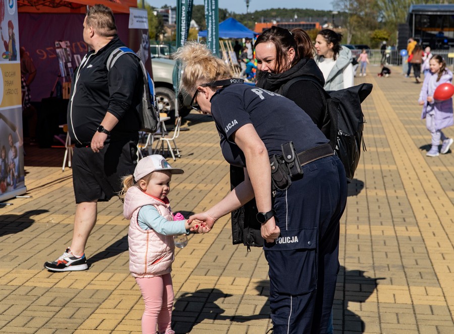 Powiat nowodworski. Policjanci na festynie Bezpieczna Krynica.