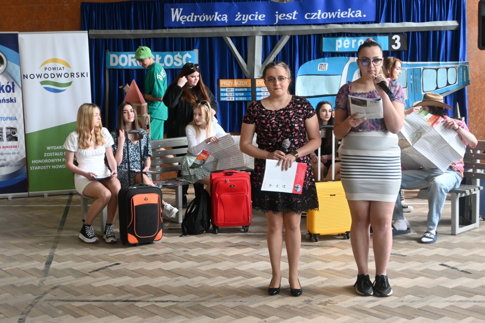 Nowy Dwór Gdański. Zakończenie roku szkolnego – pożegnanie maturzystów.