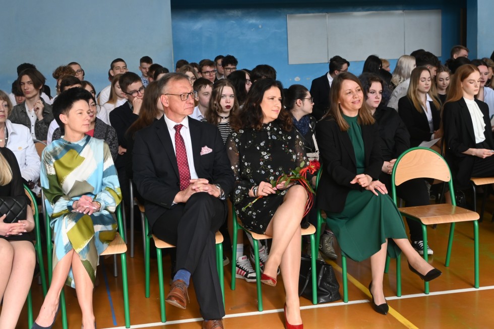 Nowy Dwór Gdański. Zakończenie roku szkolnego – pożegnanie maturzystów.