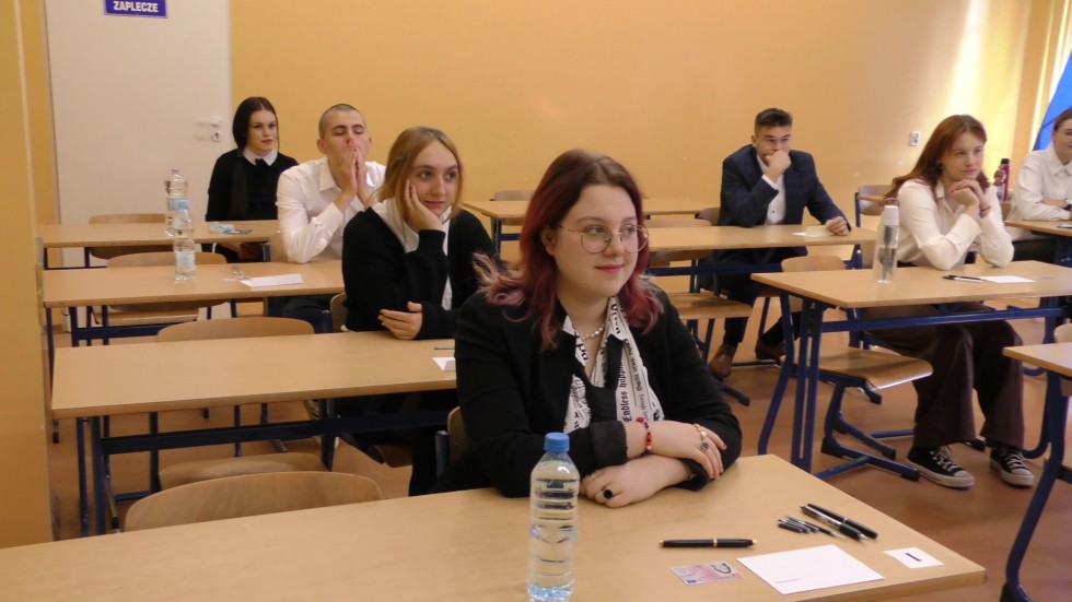 Egzamin maturalny z języka polskiego w II Liceum Ogólnokształcącym w Malborku. Zobacz wideo.