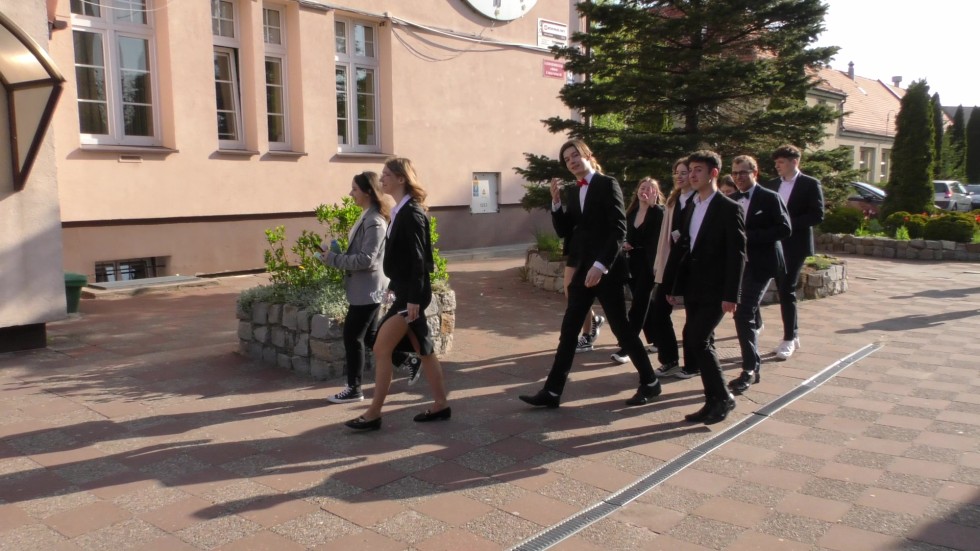 Egzamin maturalny z języka polskiego w II Liceum Ogólnokształcącym w Malborku. Zobacz wideo.