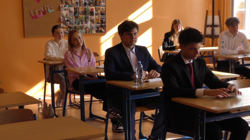 Egzamin maturalny z języka polskiego w II Liceum Ogólnokształcącym w Malborku. Zobacz wideo.