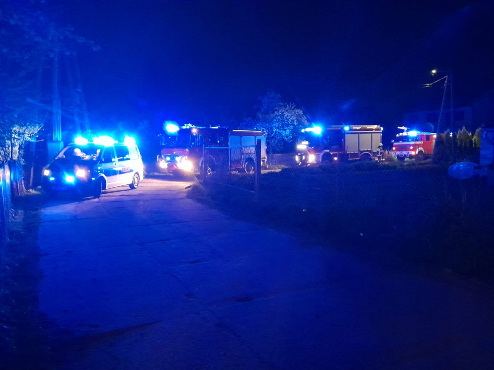 Pożar piwnicy i dachu budynku jednorodzinnego – tygodniowy raport malborskich służb mundurowych.