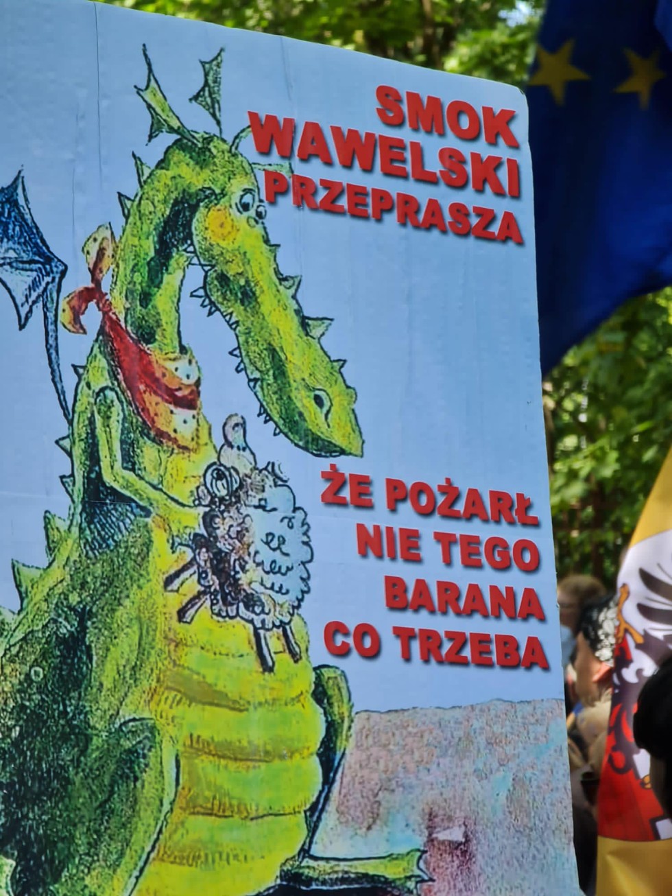 Tłumy na ulicach w Warszawie - Malbork na Wielkim Marszu w stolicy!