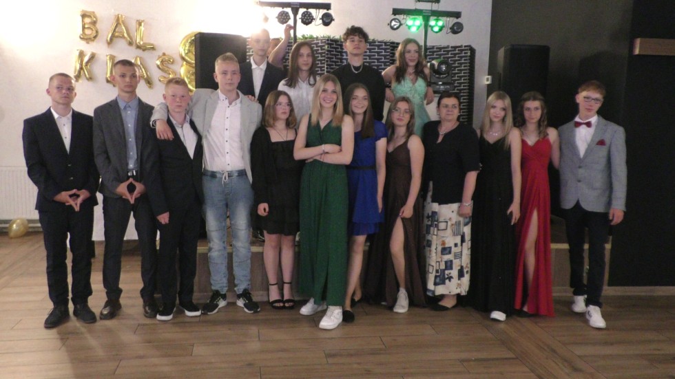 Malbork. Bal ósmych klas Szkoły Podstawowej nr 9. Zobacz wideo i zdjęcia!