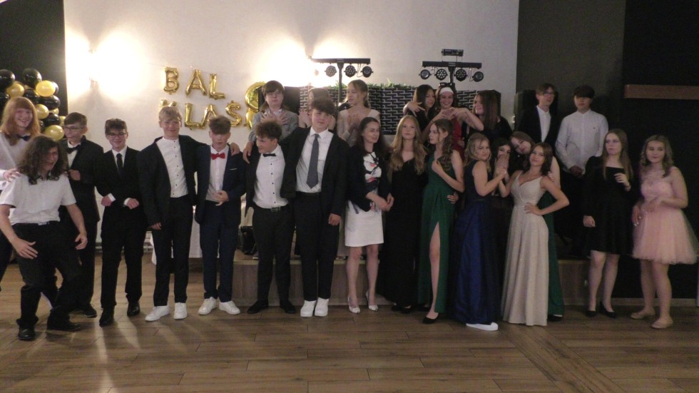 Malbork. Bal ósmych klas Szkoły Podstawowej nr 9. Zobacz wideo i zdjęcia!