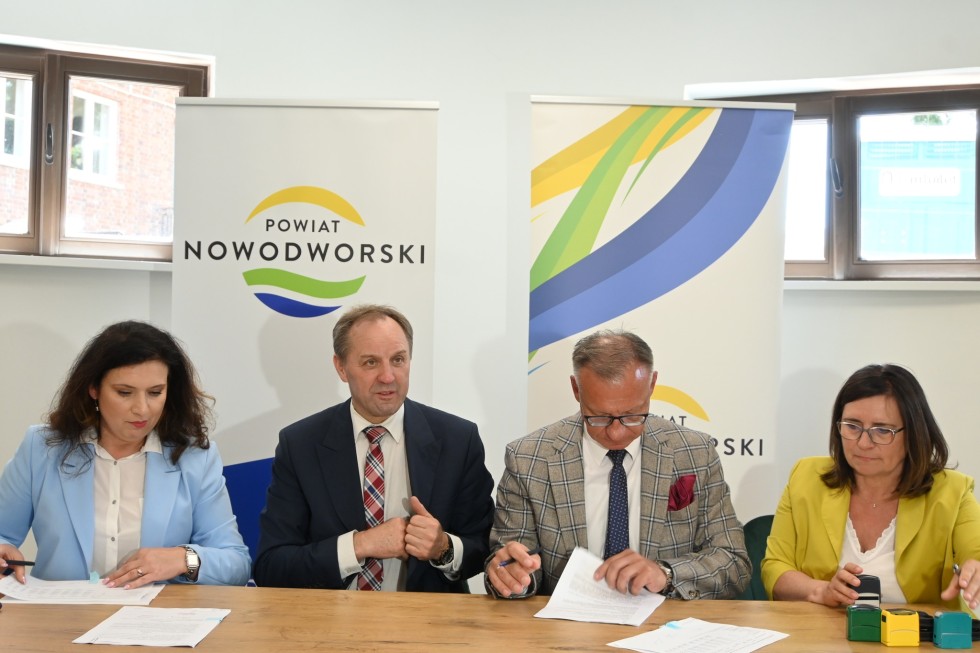Nowy Dwór Gdański. Wkrótce przebudowa drogi powiatowej w Lubieszewie – podpisano umowę.