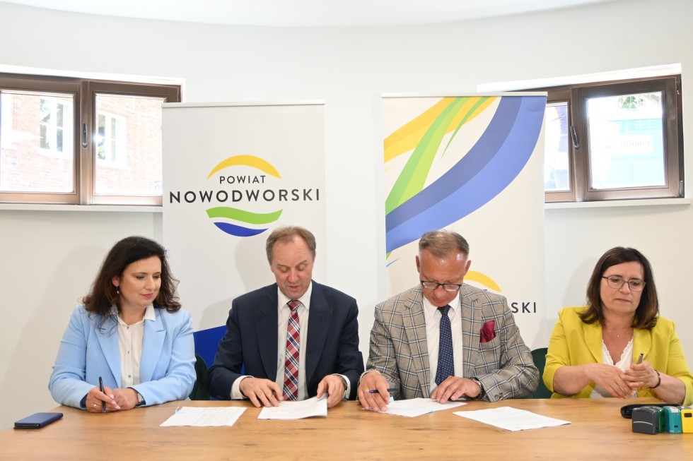 Nowy Dwór Gdański. Wkrótce przebudowa drogi powiatowej w Lubieszewie – podpisano umowę.