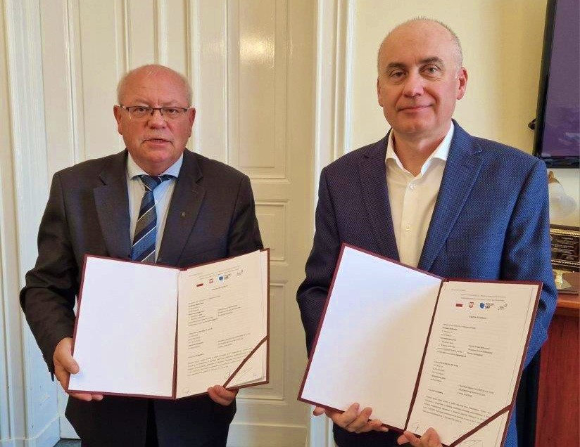Powiat malborski. Podpisano umowę na przebudowę drogi Ostaszewo-Lichnowy.