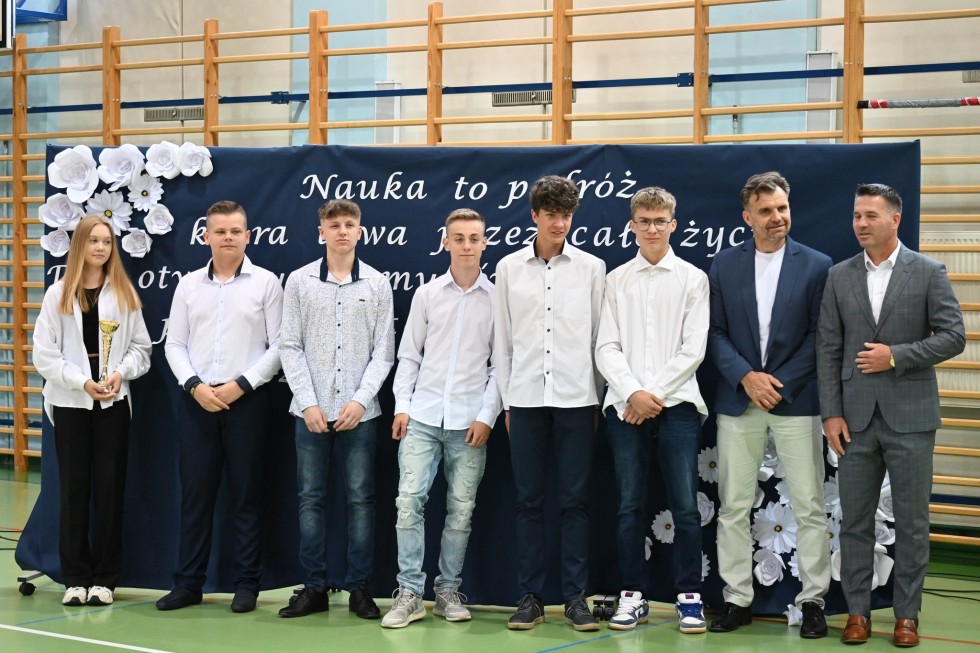 Zakończenie roku szkolnego i stypendia Starosty Nowodworskiego.
