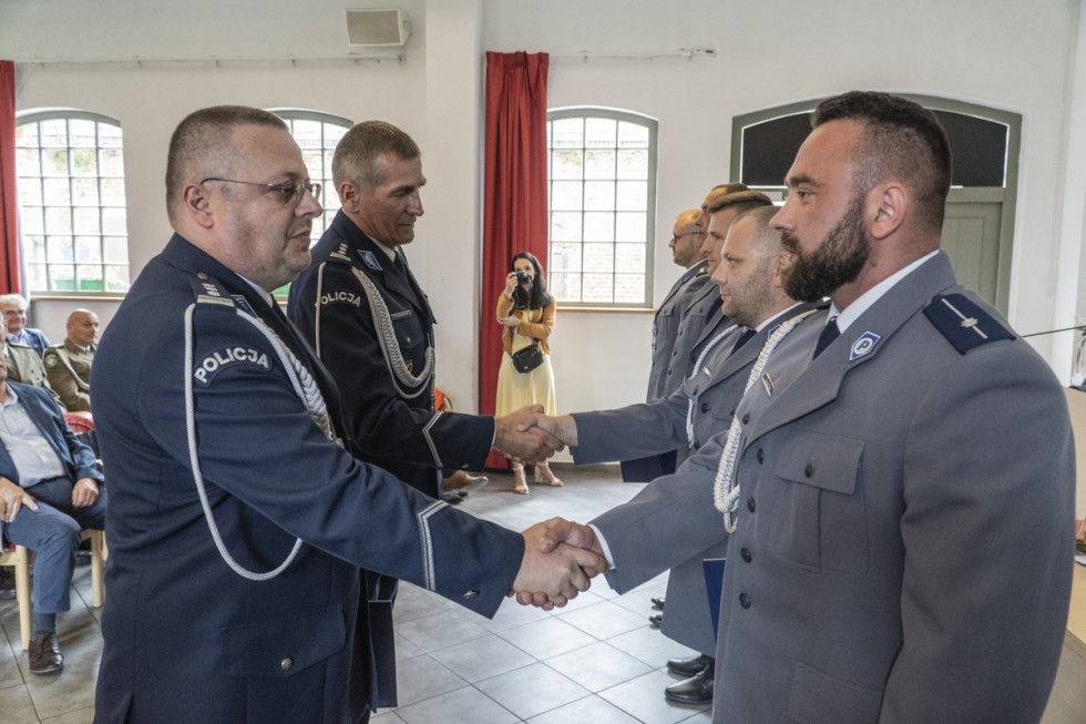 Nowy Dwór Gdański. Święto Policji – odznaczenia i awanse służbowe.