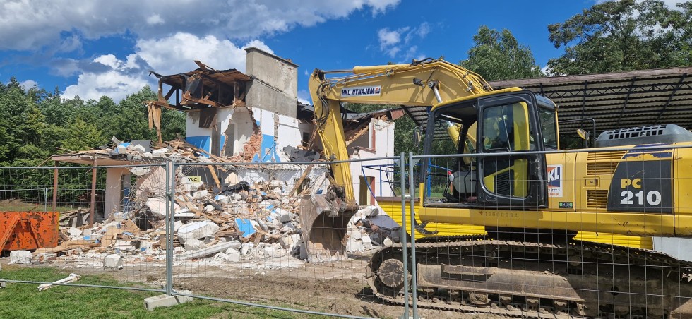 Sztutowo. Na razie jest gruzowisko, ale wkrótce powstanie Centrum Kultury i Sportu.
