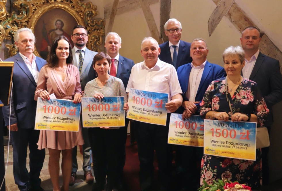 Gmina Miłoradz. Święto plonów - rozstrzygnięcie konkursu na wieniec i chleb dożynkowy.