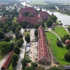 Przedzamcze Zamku Malbork: Przebudowa zabytkowych budynków gospodarczych&#8230;