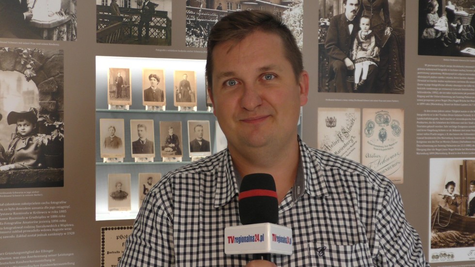 W atelier fotograficznym. Mieszkańcy Malborka oczami pierwszych fotografów – nowa wystawa w Muzeum Miasta. Wideo