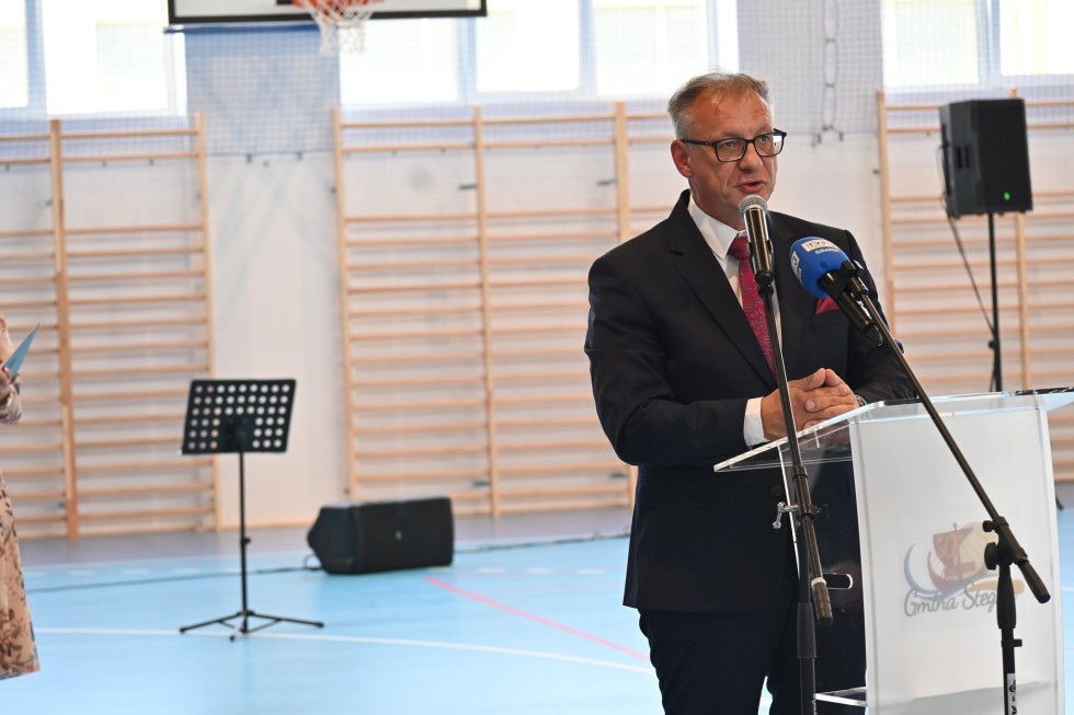 Powiat nowodworski. Uroczyste otwarcie hali sportowej w Drewnicy.