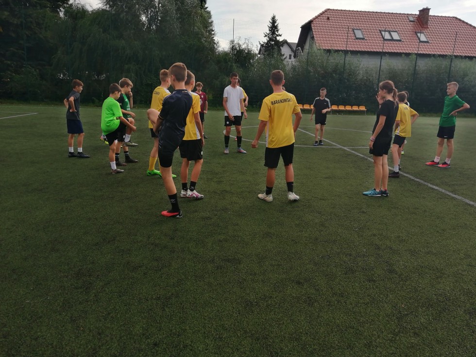 Zgrupowanie malborskich klas sportowych w Sztutowie.