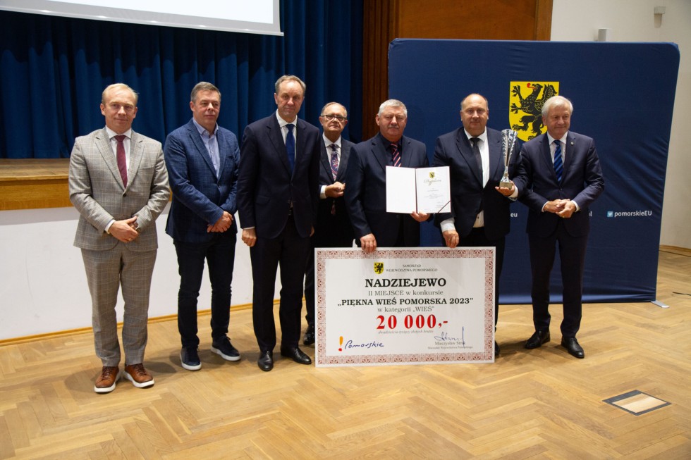 Żelistrzewo, Nadziejewo i Lubochowo najpiękniejszymi wsiami województwa pomorskiego.