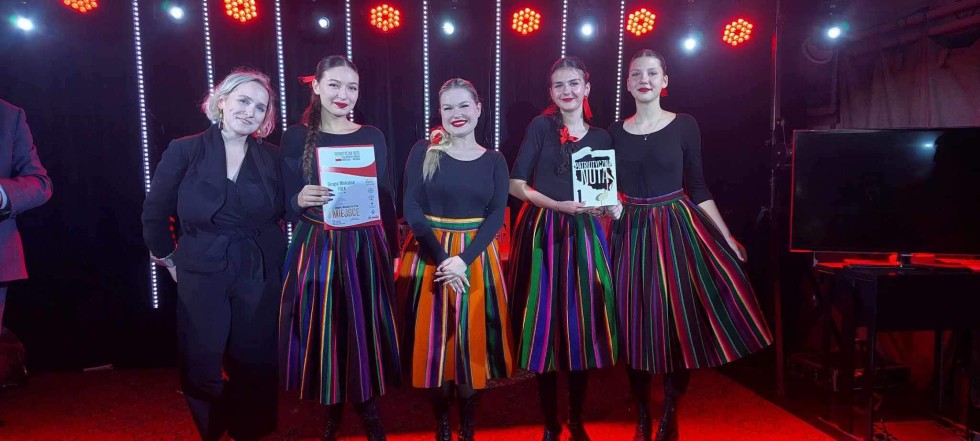 Malbork. Sukces uczennic II LO w konkursie Patriotyczna Nuta.