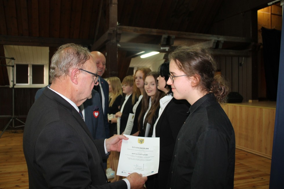 Powiat sztumski. Stypendia Marszałka Województwa Pomorskiego przyznane.