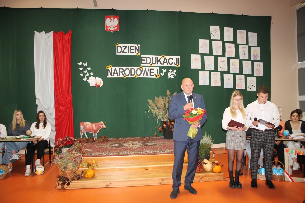 Powiat sztumski. Dzień Edukacji Narodowej i stypendia Starosty.