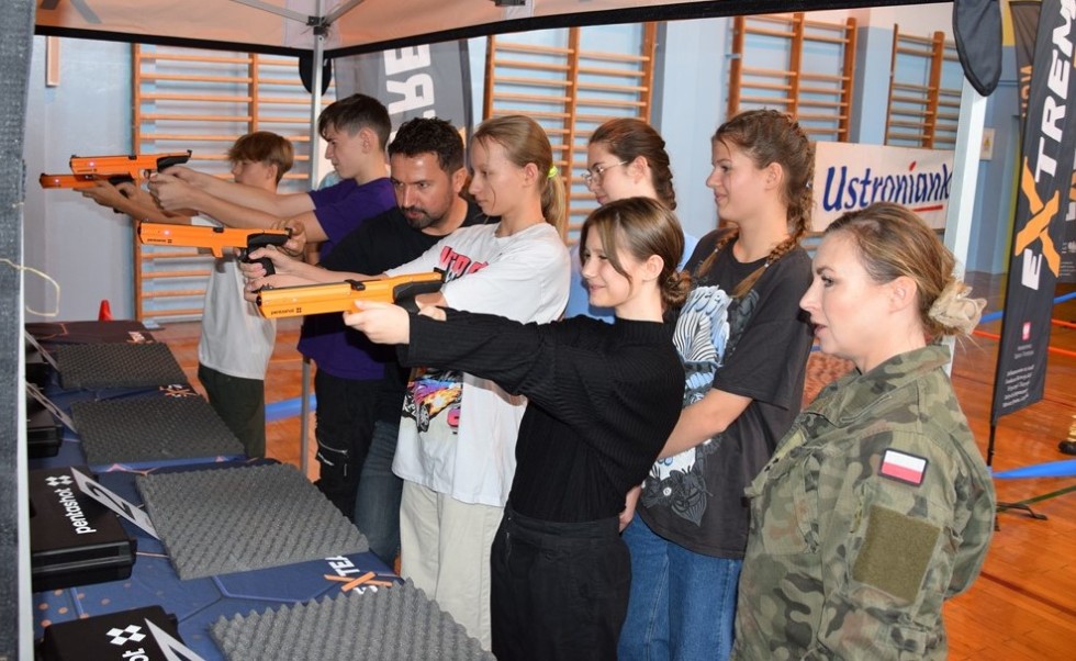 Gmina Miłoradz. Zawody Extreme Laser Run dla uczniów podstawówki.