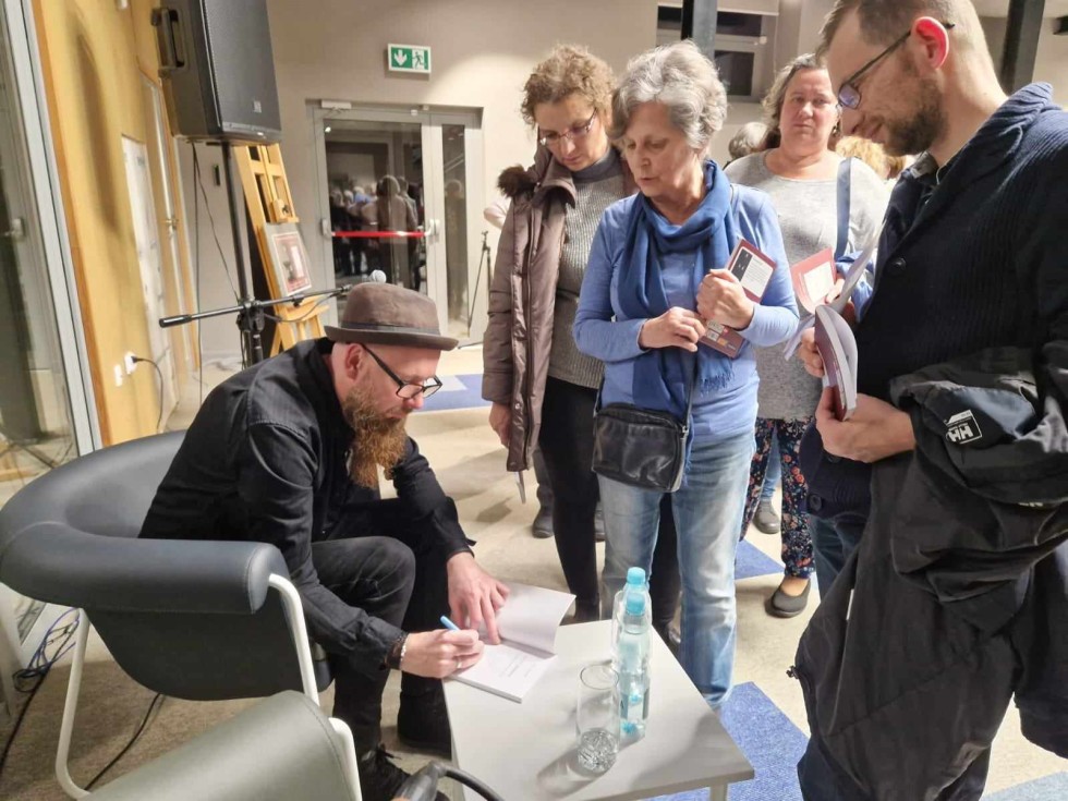 Sztum. Żywoty Zmarłych - spotkanie autorskie z Piotrem Podlewskim.