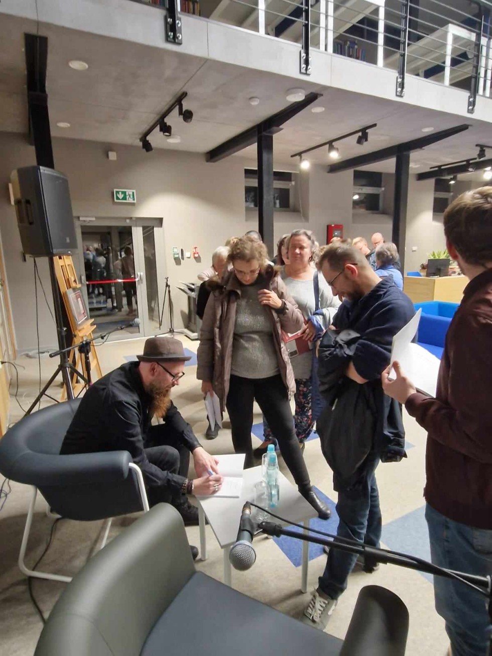 Sztum. Żywoty Zmarłych - spotkanie autorskie z Piotrem Podlewskim.
