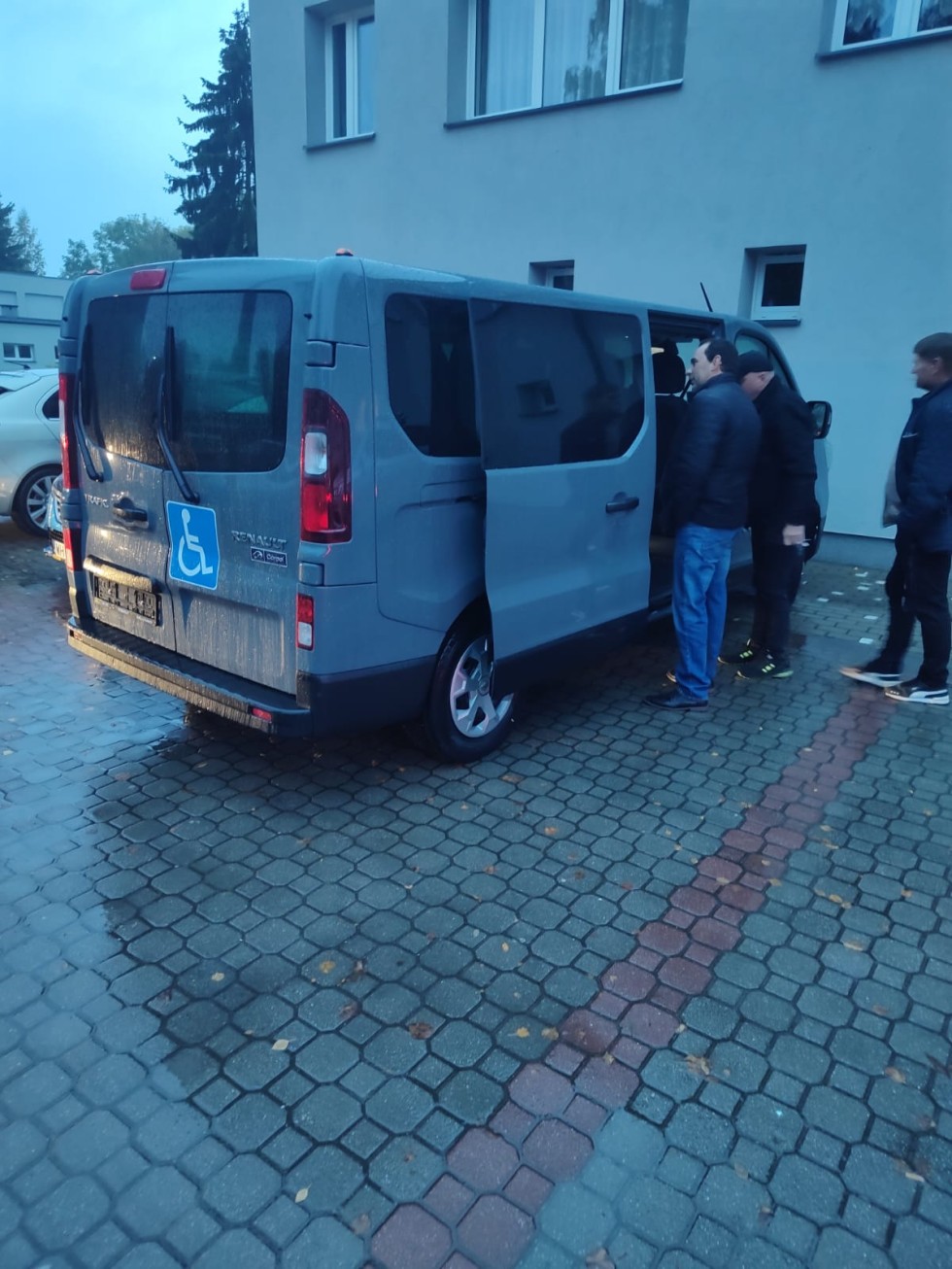 Nowy Dwór Gdański. Nowy nabytek SOSW – kilkuosobowy bus do przewozu niepełnosprawnych osób.