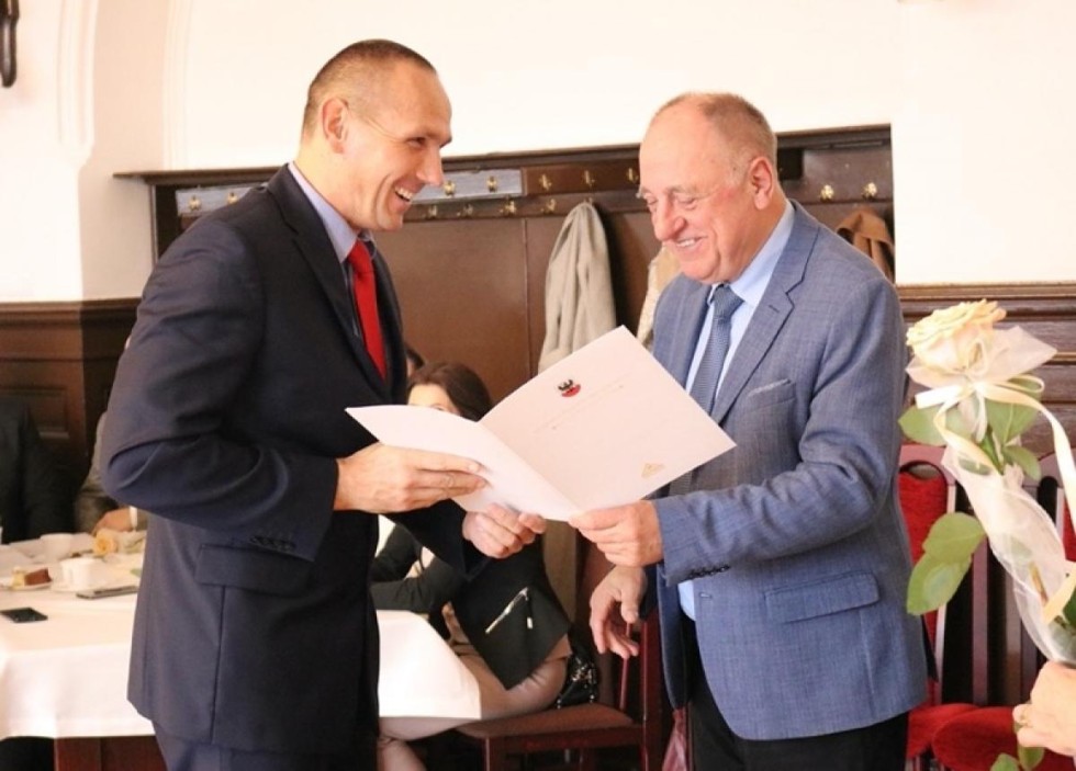Malbork. Nagrodzono nauczycieli i pracowników powiatowej oświaty.