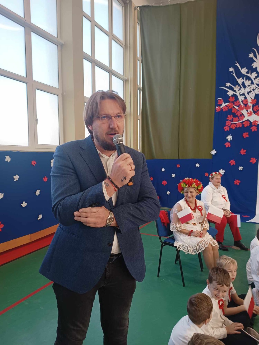 Sztutowo. Polska to mój dom – uroczysty apel w Szkole Podstawowej.