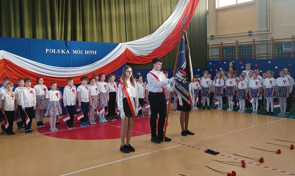 Sztutowo. Polska to mój dom – uroczysty apel w Szkole Podstawowej.