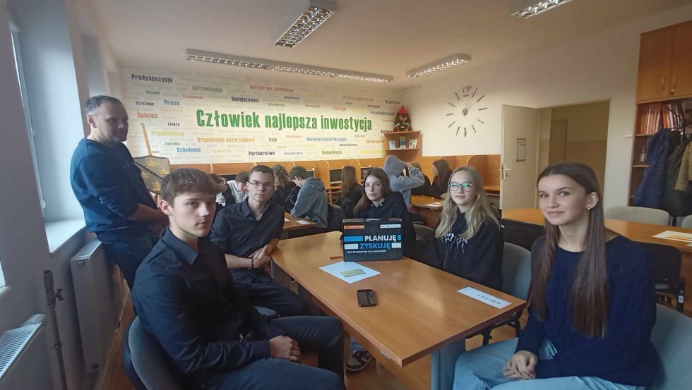 Malbork. Planuję zyskuję – gra edukacyjna dla młodzieży w ramach Tygodnia Przedsiębiorczości w PUP.