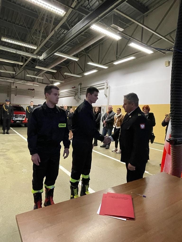 Nowy Dwór Gdański. Uroczysta zbiórka strażaków z okazji Dnia Niepodległości.