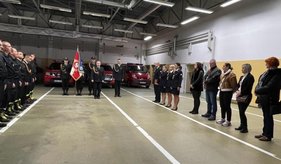 Nowy Dwór Gdański. Uroczysta zbiórka strażaków z okazji Dnia Niepodległości.