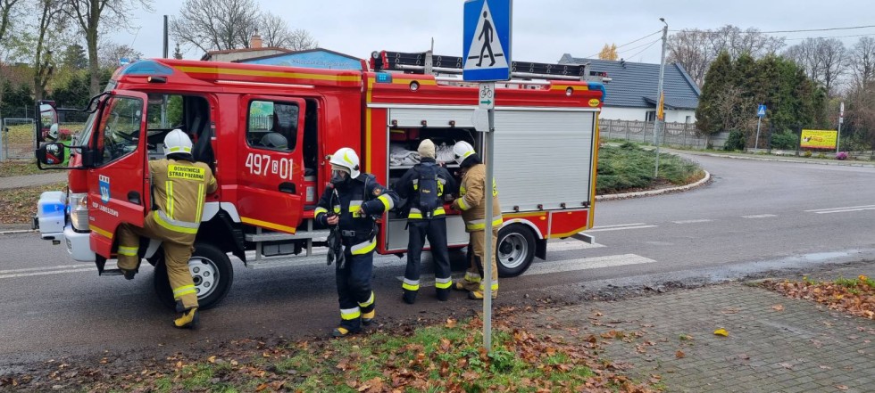 Powiat nowodworski. Pożar w kościele w Lubieszewie - ćwiczenia strażackie.