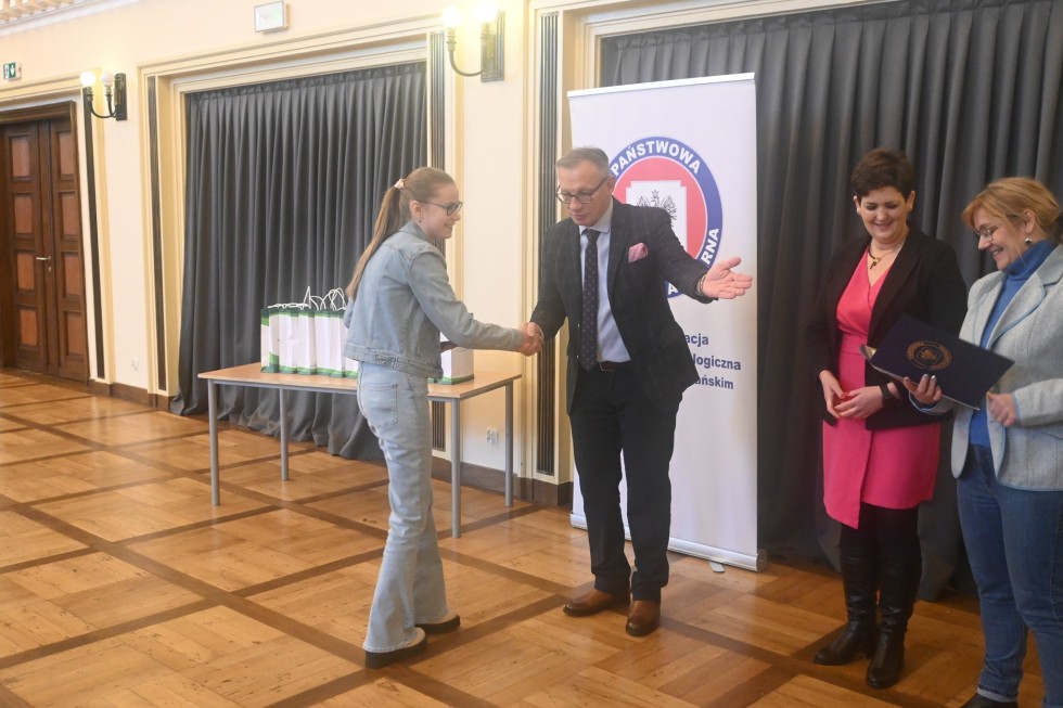 Nowy Dwór Gdański.  Powiatowy etap konkursu HIV/AIDS - wiem więcej.