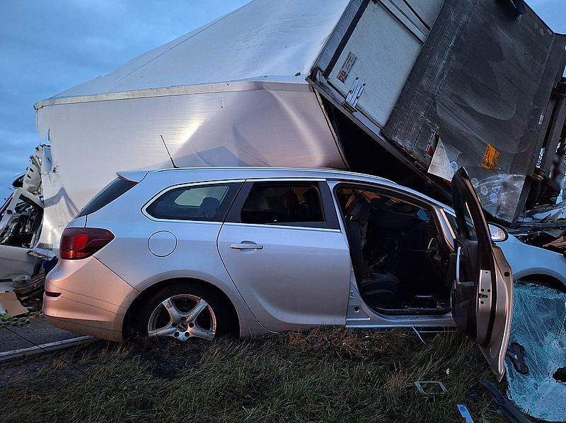 Śmiertelny wypadek na DK22 – policja podaje szczegóły zdarzenia.