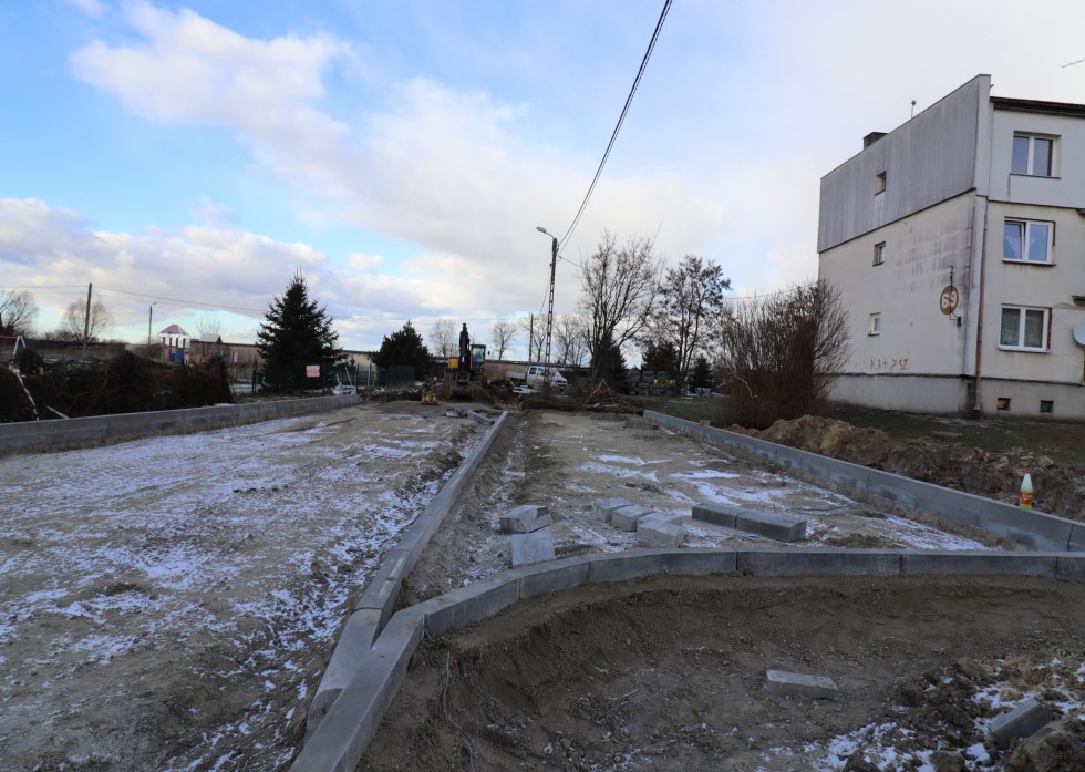 Gmina Nowy Staw. Trwa przebudowa infrastruktury drogowej na osiedlu w Lipince.