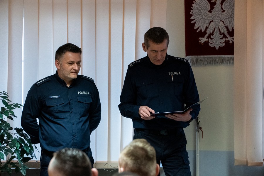 Nowy Dwór Gdański. Zastępca Naczelnika Prewencji st. asp. Dominik Ostrowski pożegnał się ze służbą.