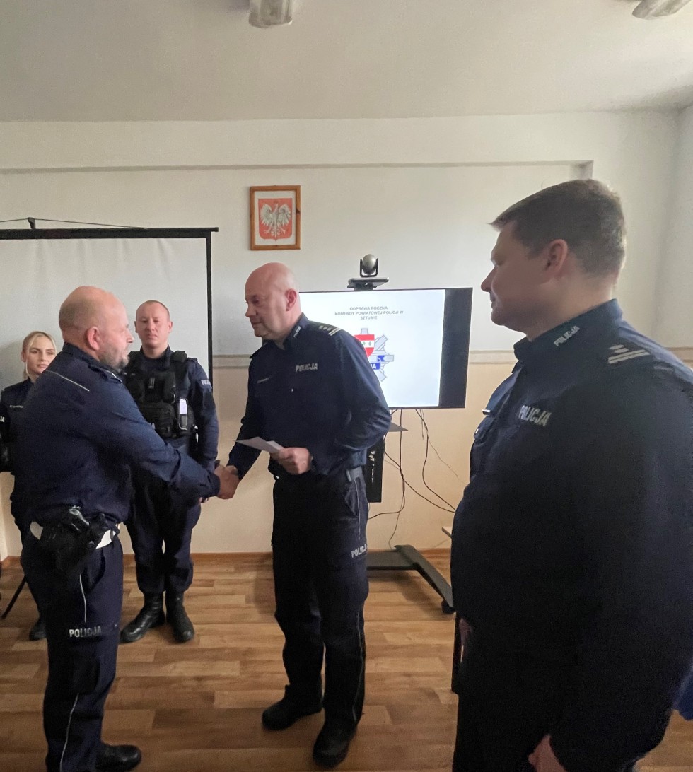 Sztum. Odprawa roczna policjantów – podsumowanie pracy w 2023 r.
