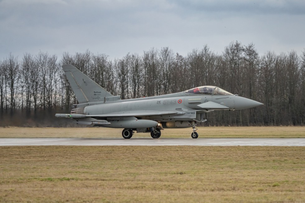 Malbork. Air Policing - włoskie Eurofighter Typhoon zastąpią F-35.