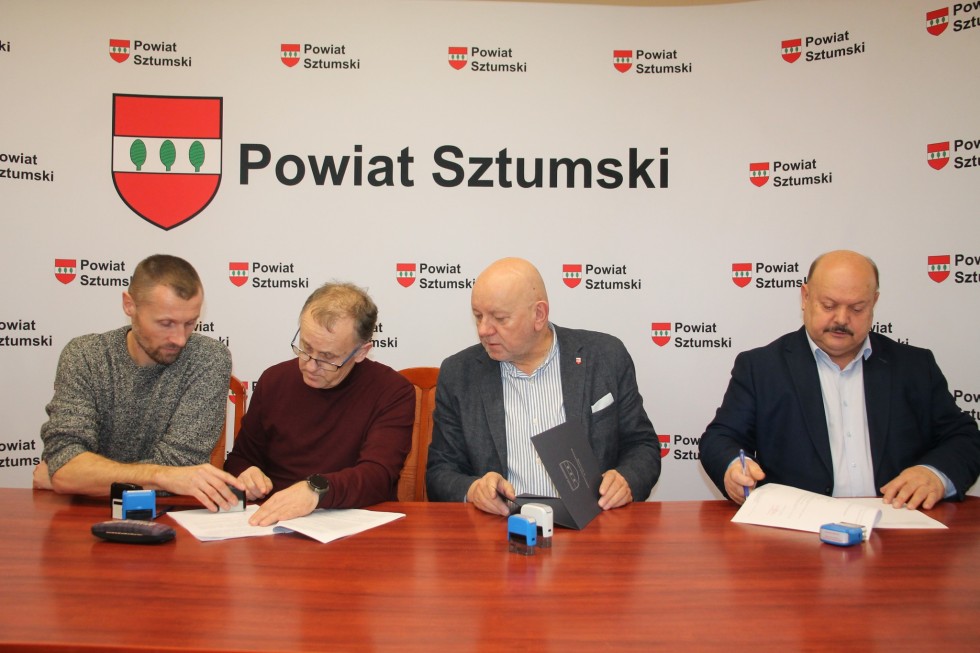 Sztum. Powiatowy Szkolny Związek Sportowy zorganizuje 58. wydarzeń – podpisano stosowną umowę.
