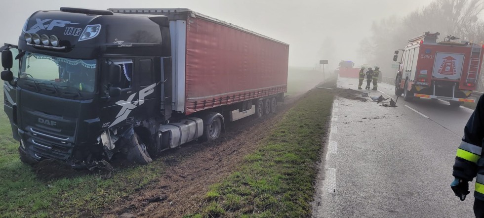 Powiat sztumski. Śmiertelny wypadek w Jurkowicach – nie żyje kierowca osobówki.