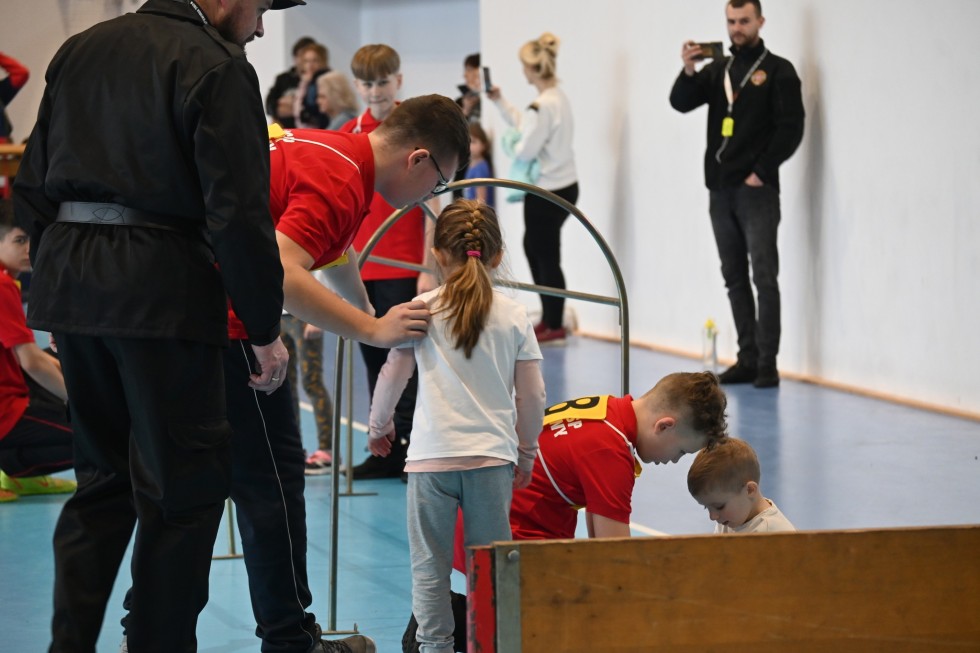 Powiat nowodworski. Za nami I Halowe Dziecięce Zawody Sportowo-Pożarnicze – poznajcie zwycięzców.