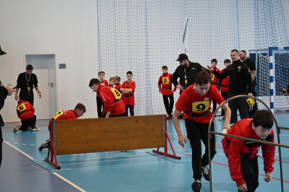 Powiat nowodworski. Za nami I Halowe Dziecięce Zawody Sportowo-Pożarnicze – poznajcie zwycięzców.