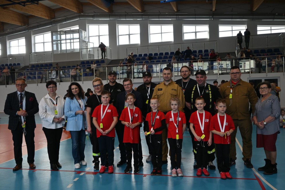 Powiat nowodworski. Za nami I Halowe Dziecięce Zawody Sportowo-Pożarnicze – poznajcie zwycięzców.
