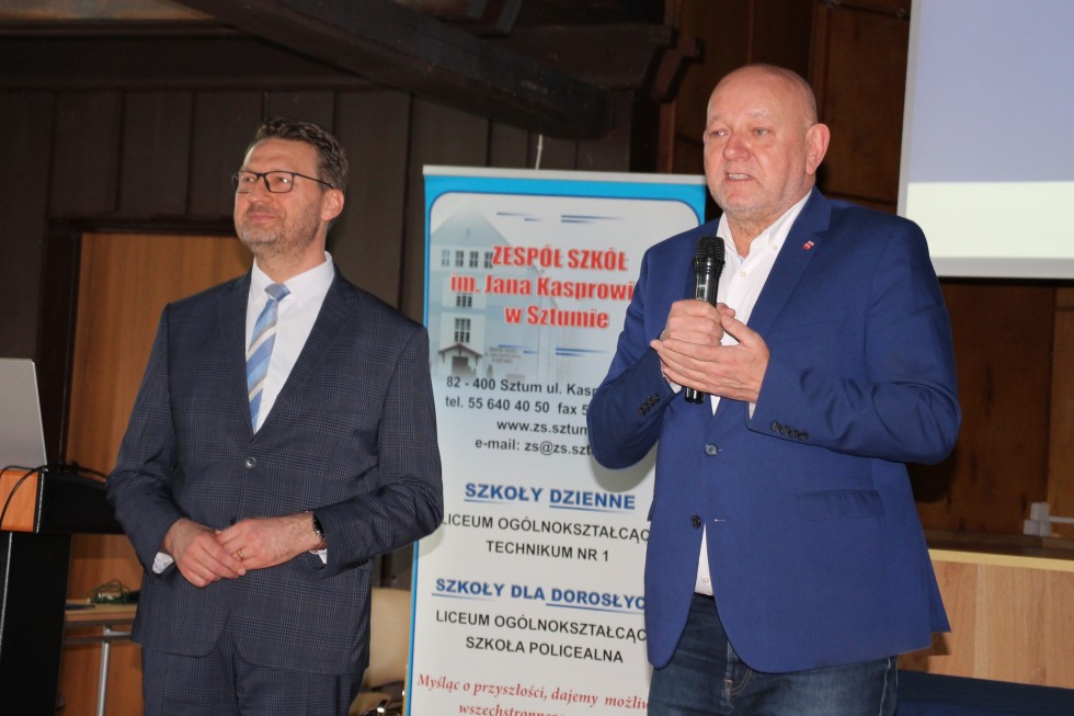 Powiat sztumski. Edukacja ekonomiczna dzieci i młodzieży – podpisano porozumienie o partnerstwie i współpracy.