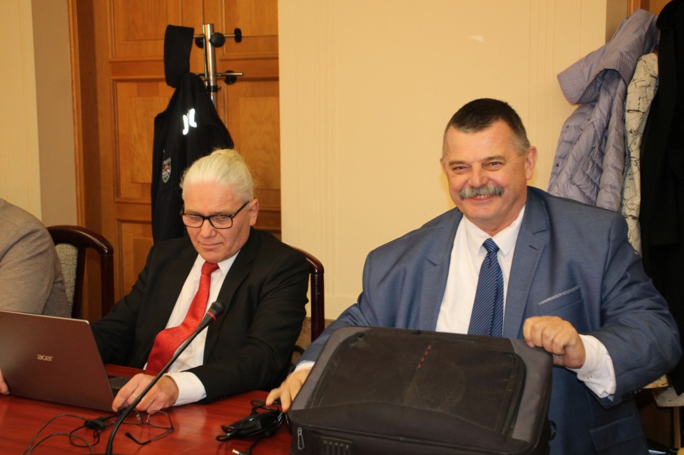 Sztum. Ostatnia sesja Rady Powiatu i medale dla zasłużonych.